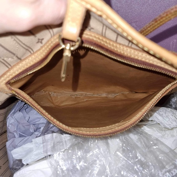 SOLD ‼️Authentic Neverfull GM - Picture 16 of 16